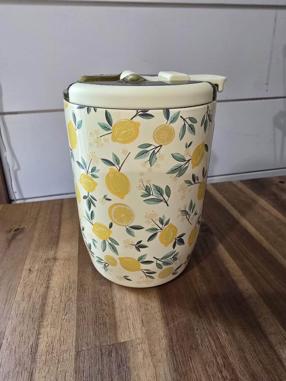 Brumate Muv 15oz Lemon Print Travel Mug with Handle and Lid - Picture 5 of 9